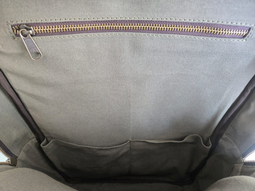 Bolsillos interiores de mochila de piel café AMZZUL